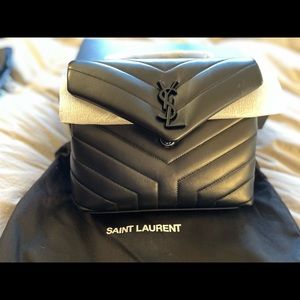 ❤️Yves Saint Laurent Black and Cream Chevron Shoulder Bag